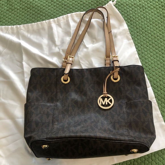 Michael Kors Signature Tote in Brown w/ Duster - Picture 2 of 14